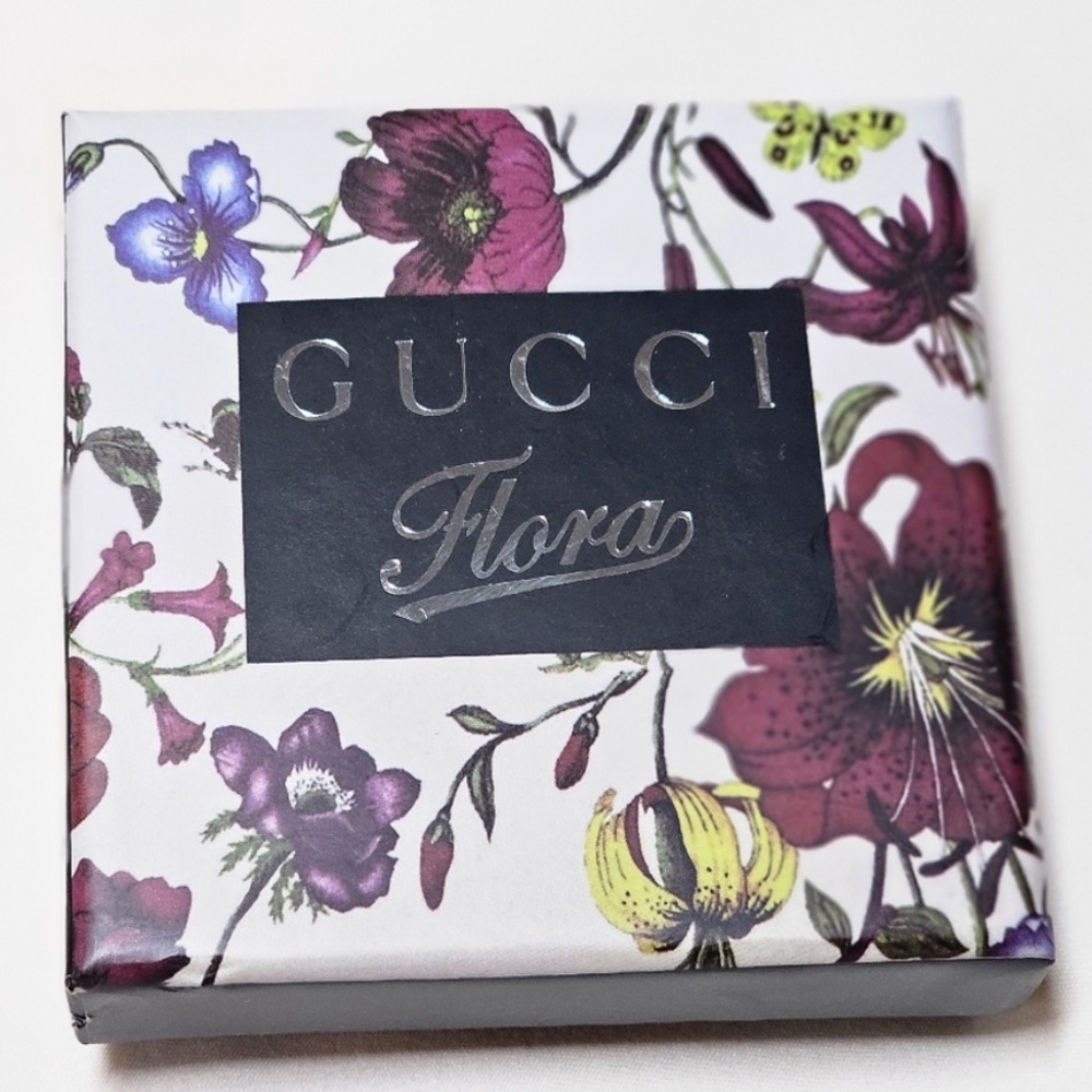 Gucci Floral Silver Compact
